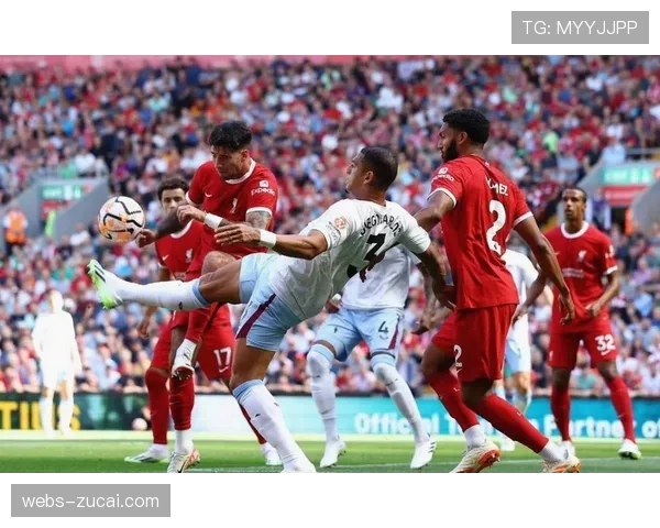 曼联55分稳居第三,与维拉仅差1分欧冠席位争夺白热化 曼联55分稳居第三,与维拉仅差1分欧冠席位争夺白热化